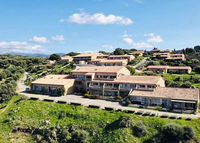 Magnifique T2 Terrasse Vue Panoramique Dans Avec Piscine Villa *